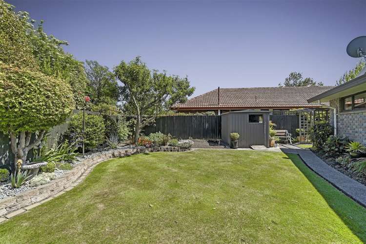 31 Karnak Crescent Russley_14