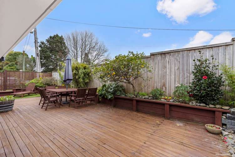 1 Ozich Avenue Te Atatu South_15