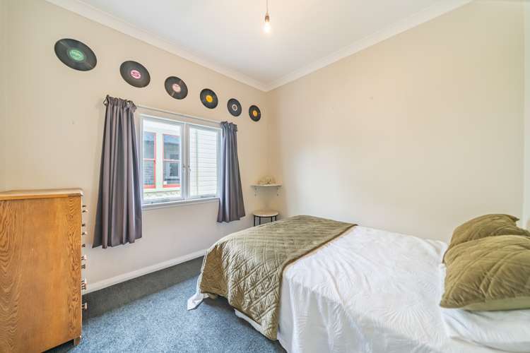 48 Kebbell Grove Epuni_11