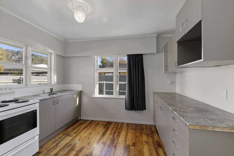 1 and 2/7A Seddon Street Wallaceville_10