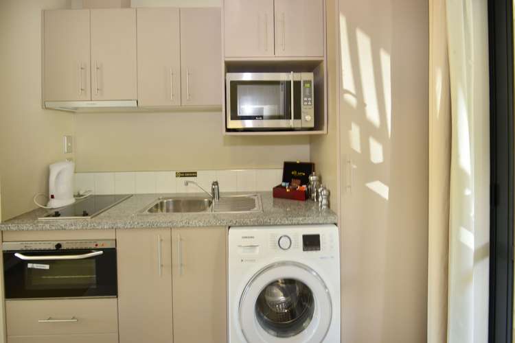 2h/25 Weranui Road Waiwera_4