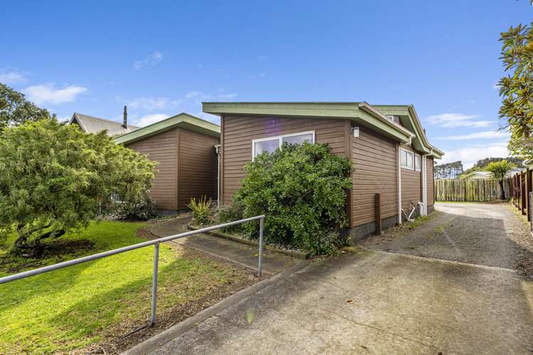 20 Simcox Street Otaki Beach_10