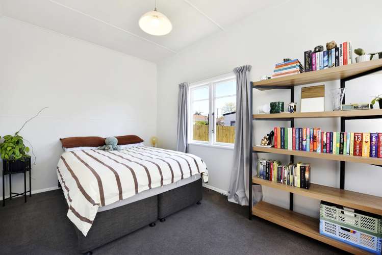 1/16 Newall Avenue Stoke_16