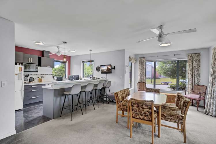 288 Southfield Drive Lincoln_3