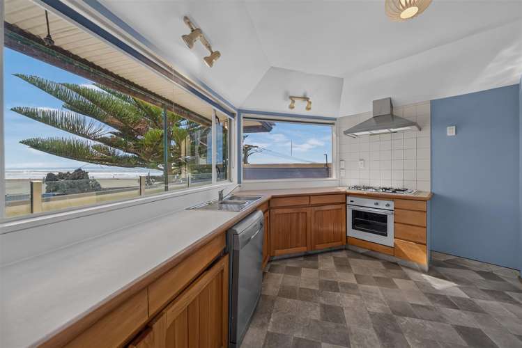 22A & 22B Esplanade Sumner_14