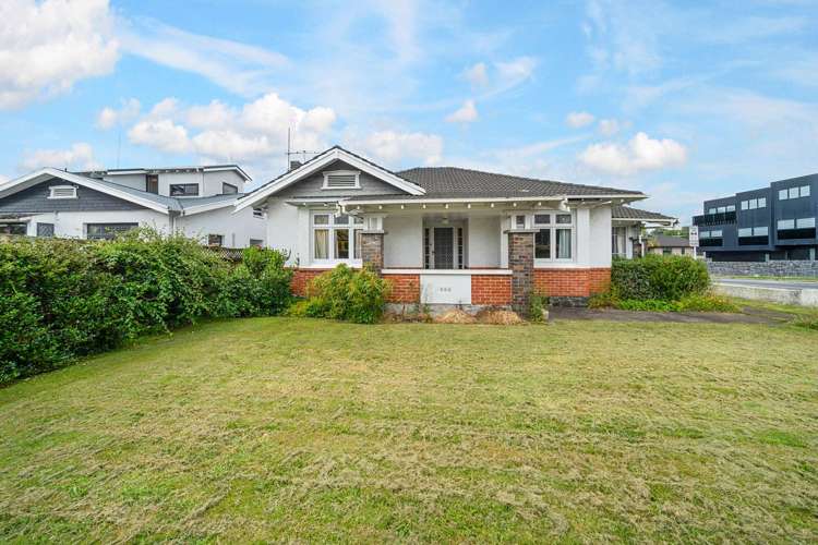 655 Mount Albert Road_0