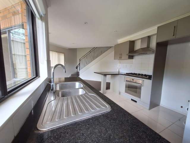 29 Hira Way Hillsborough_3