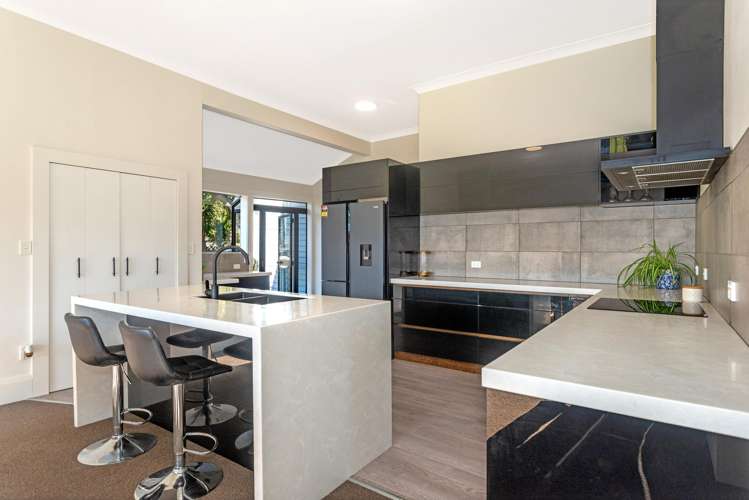 2 Cobden Street Gisborne_12