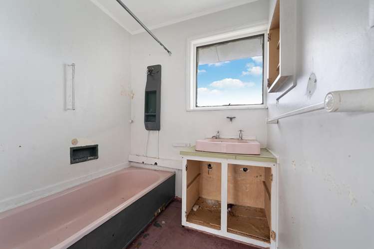 34 Royal Road Massey_14