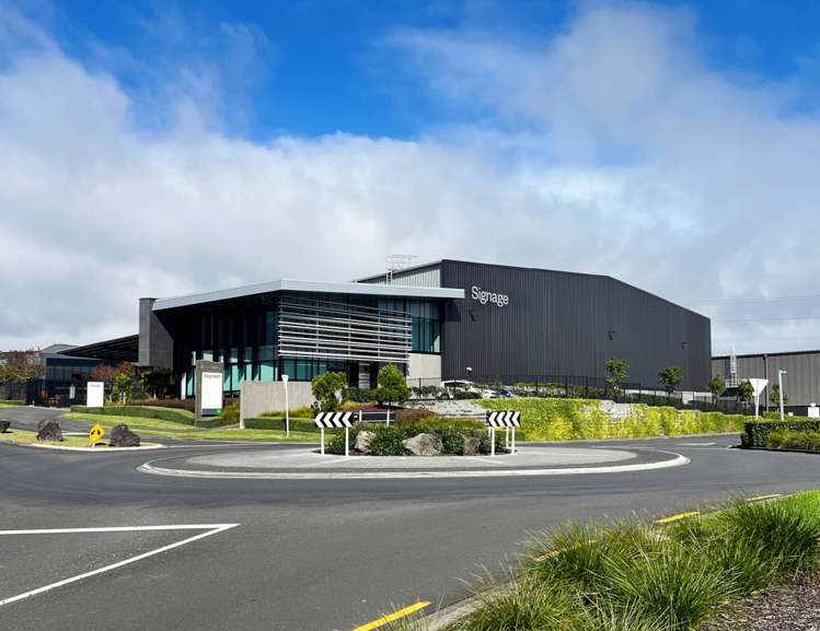 7 Sir Woolf Fisher Drive_0