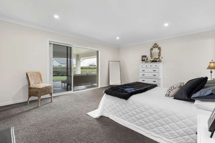 49 Baxter Michael Crescent Cambridge_12