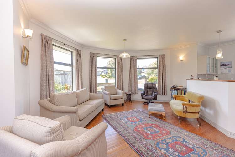 25 Lithgow Drive Otamatea_1