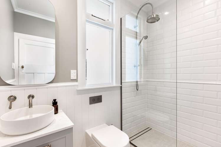 13 Firth Terrace Karori_14