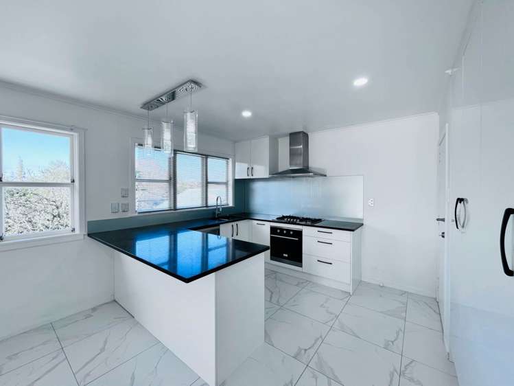 51 Panorama Road Mt Wellington_6