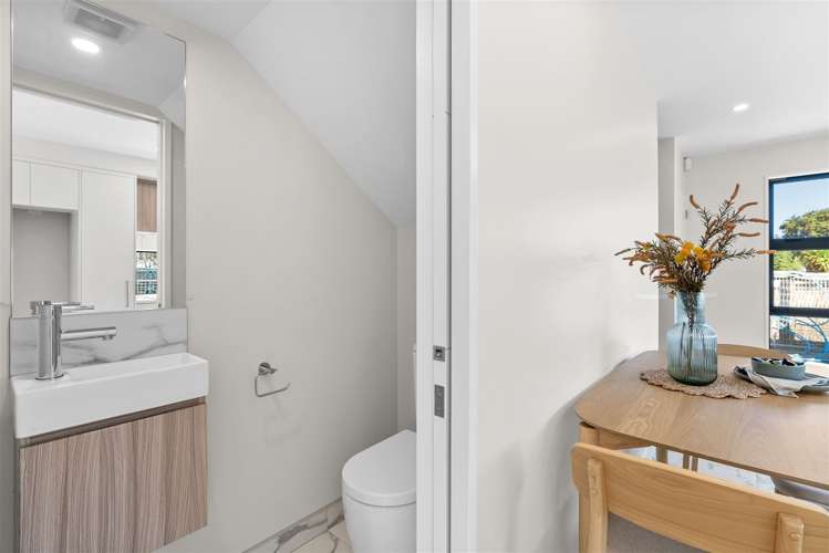 4/112 Barbour Street Waltham_4