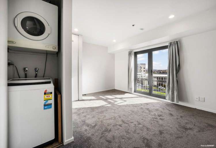 4D/10 Crown Lynn Place New Lynn_2