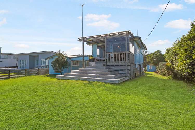 33 Birds Beach Road Tapora_10