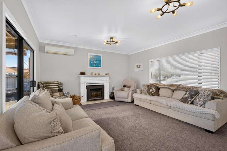 12 Wainscott Street_5