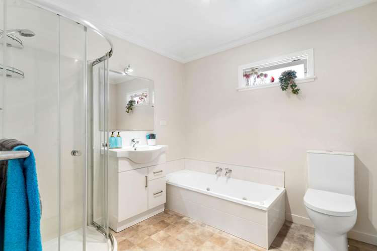 25B Clifton Avenue Carterton_13