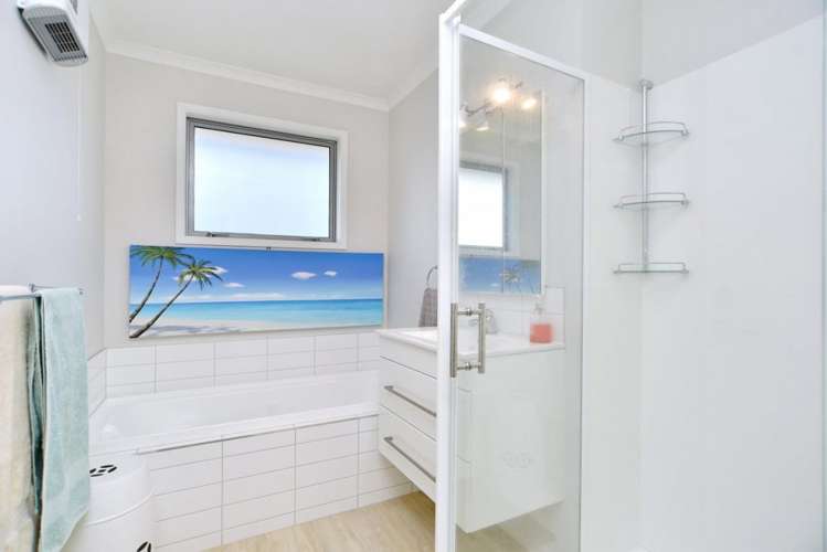 1/28 Kirsten Place Parklands_13