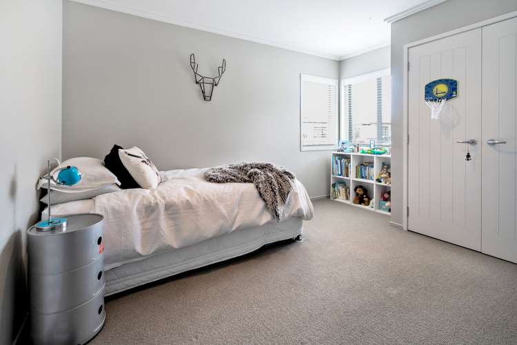 27 Kestev Drive Flat Bush_13