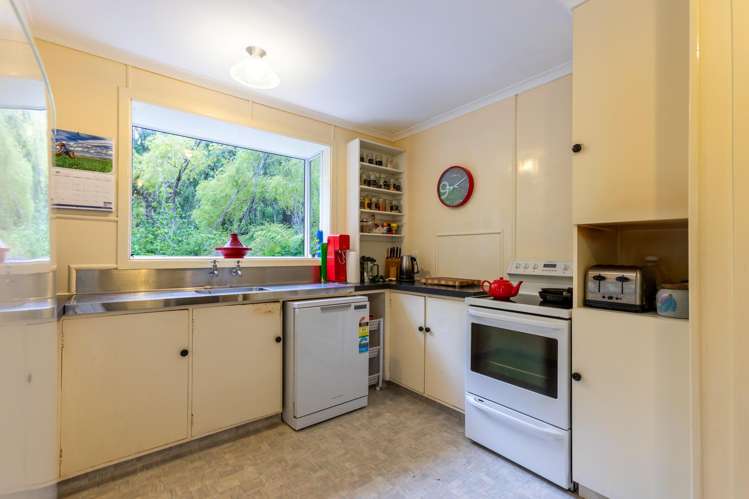 1/2497 Coast Road Pongaroa_10