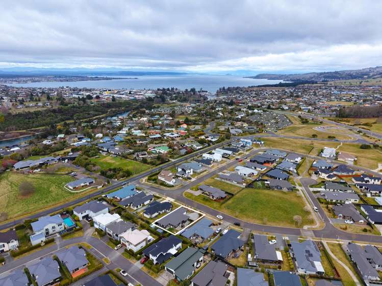 8 Huka Heights Drive Rangatira Park_20