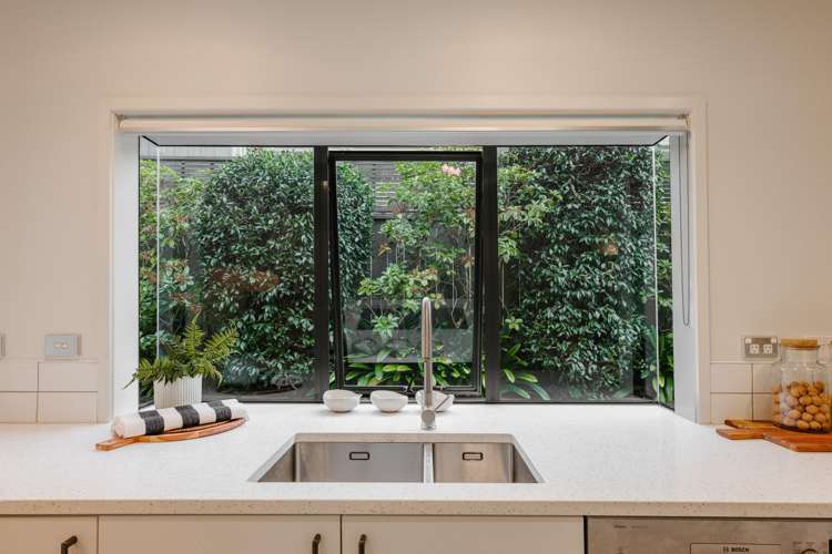 15B La Roche Place Northcote_13