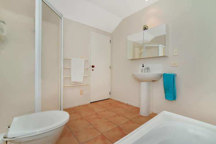 2 Smylie Close Ohauiti_15