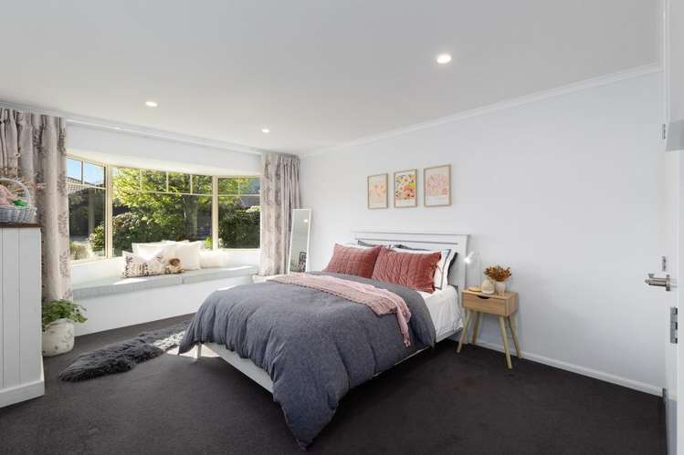 2 Aratia Way Richmond_13