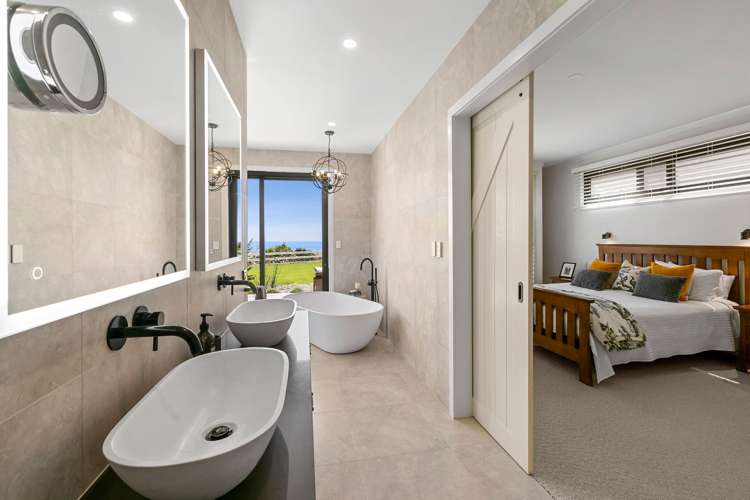 13 Washer Road Omata_10