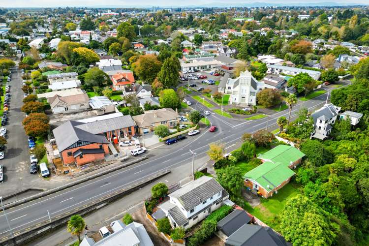 2/165 River Road Hamilton East_21