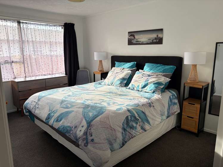 2/11 Farnborough Street Aranui_7