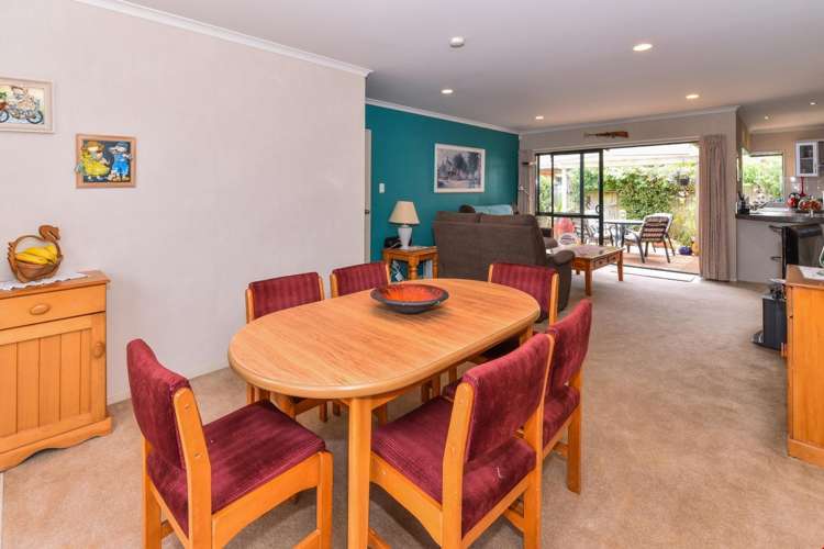 6 Aberdeen Crescent Wattle Downs_9