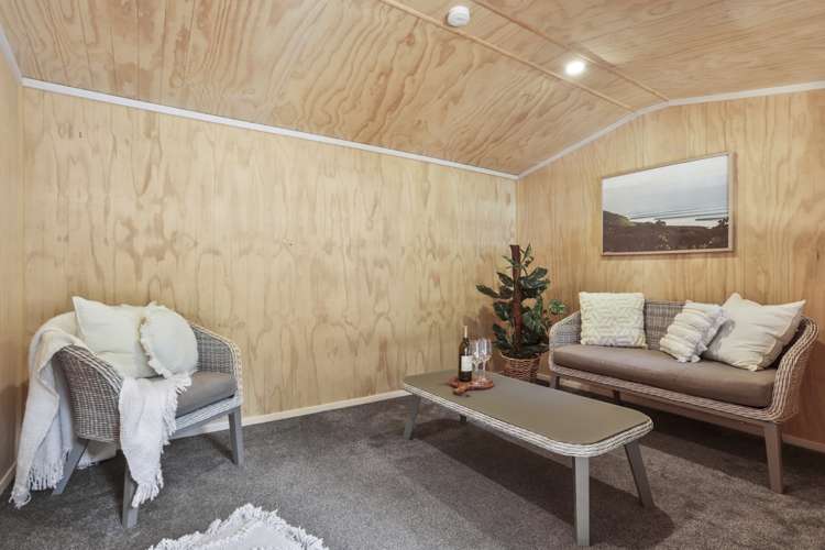 227 Woodlands Park Road Titirangi_17