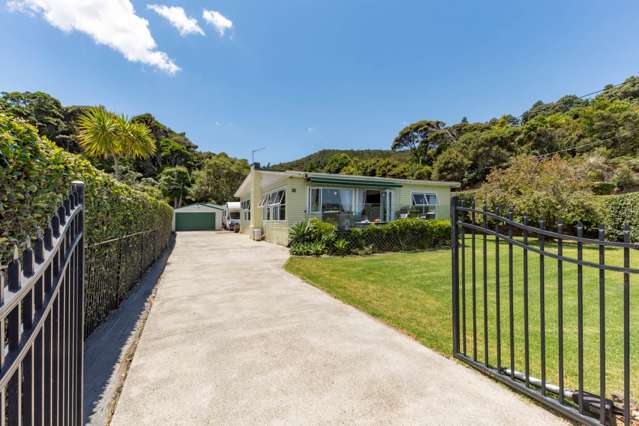 1214 Huia Road Huia_2