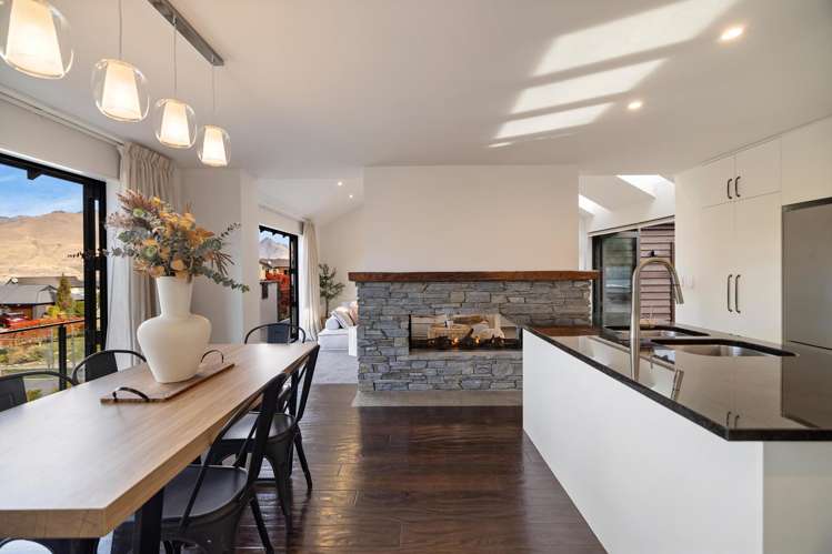 1 Goldleaf Hill Queenstown_7