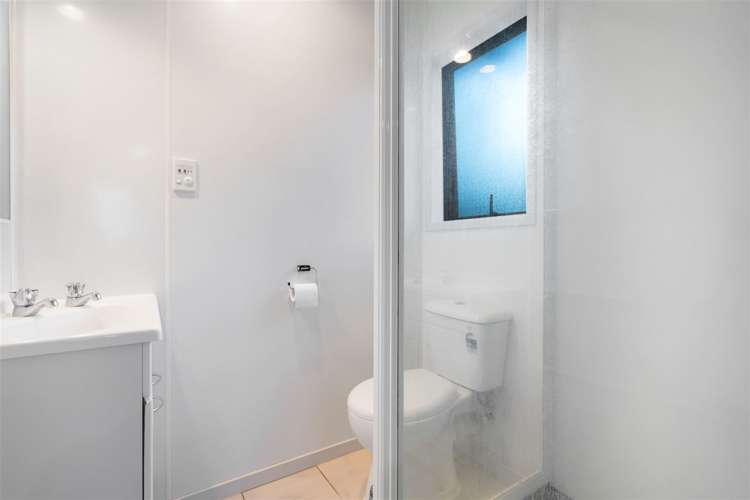 4122a Great North Road Glen Eden_11