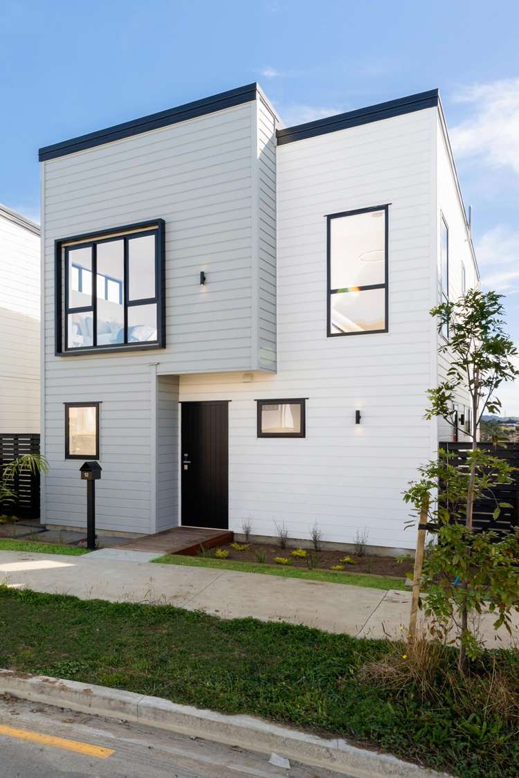 12 Greenbrier Street_0