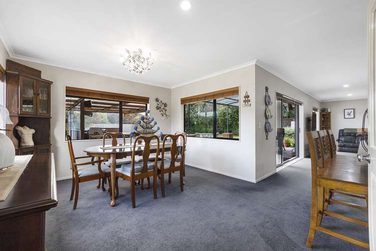 230 The Oaks Drive Leamington_5