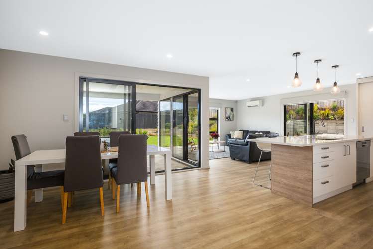 194 Navigation Drive Whitby_8