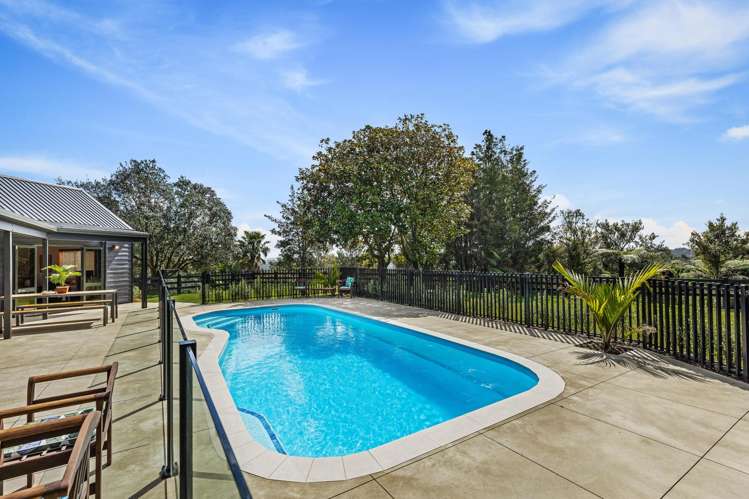 7 Attwood Road Paremoremo_6