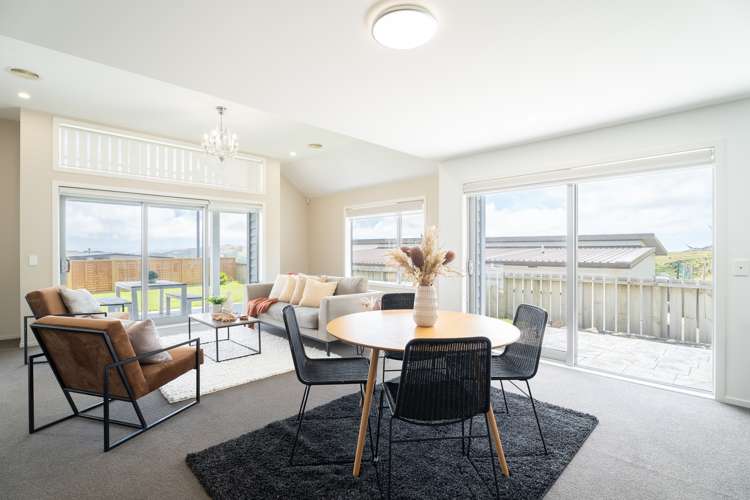 57 Red Beech Avenue Woodridge_8