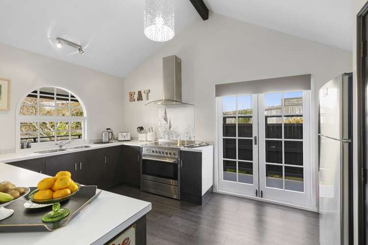 62 Chatsworth Road Silverstream_3