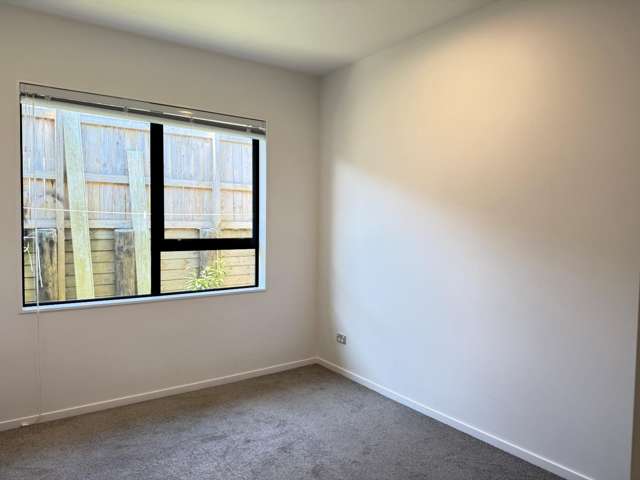 51 Jamish Drive 11044_4