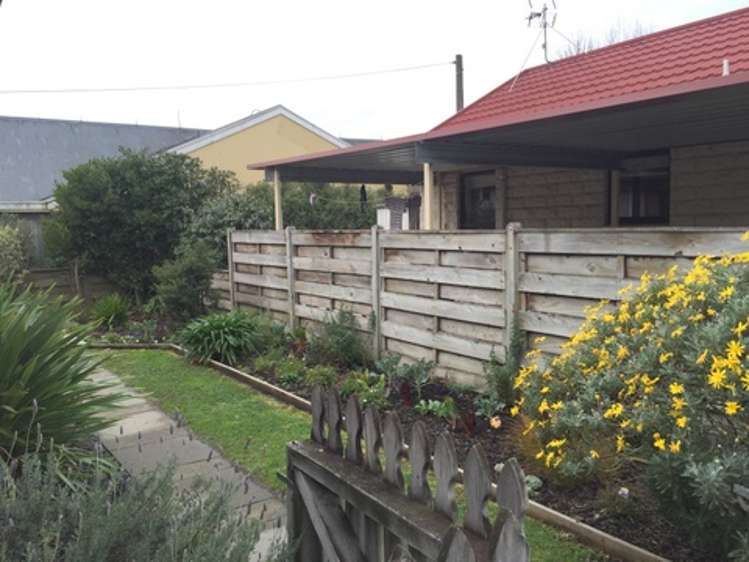 2/64 Waimea Road Nelson South_11