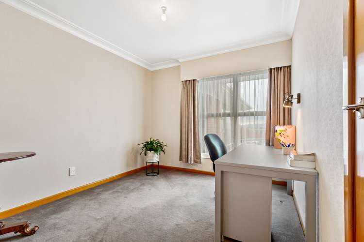 8 Sally Crescent Mount Roskill_16