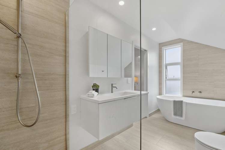 2/4 Richards Avenue Forrest Hill_14