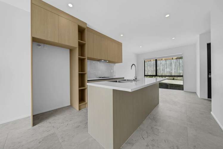 22B Tui Crescent Manurewa_4