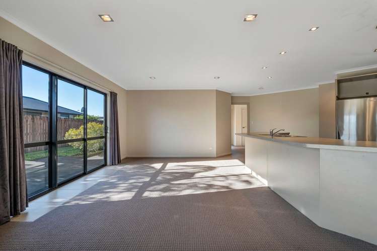 40 Montague Grove Stratford_7